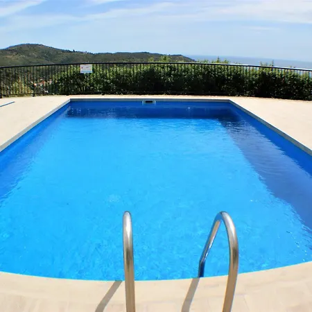 Impresionantes Vistas Del Mar En Roses, Canyelles
